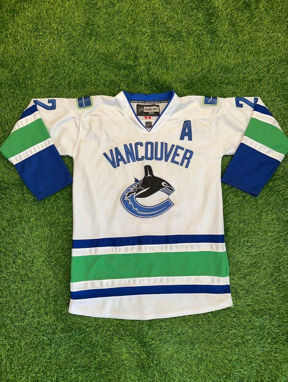 Reebok Vancouver Canucks D. Sedin Size 52 Hockey Jersey